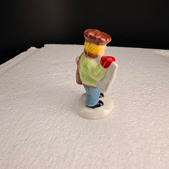 Department 56 Snow Village Girl & Apples, 2 Newsboys, Dog with House - 4 pieces - Picture 7 of 16